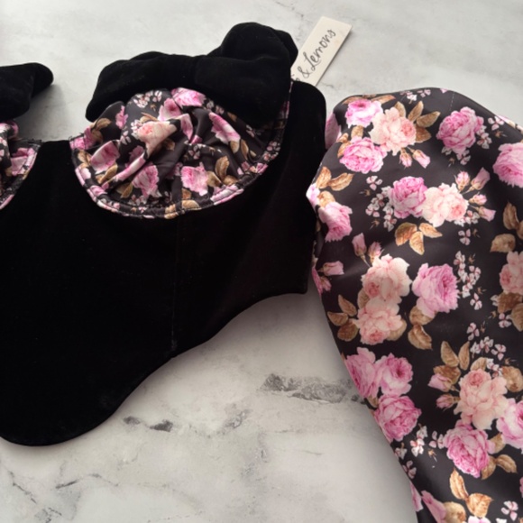 For Love & Lemons Nwt Black Velvet Off Shoulder Floral Sleeve Kate Corset Top - Picture 3 of 7